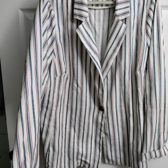 NWOT FOREVER 21 WOMEN'S PLUS SIZE BLAZER WHITE WITH BLUE & RED STRIPES 3X - Picture 5 of 7